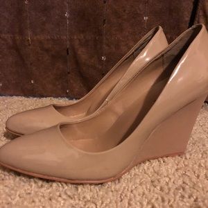 Nude patent wedge Ann Taylor size 6.5- like new